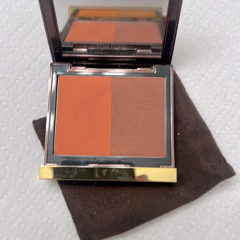 Tom Ford Shade and Illuminate Blush- 03 Peach Poison